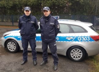 Funkcjonariusze Policji pomogli osobom wymagającym hospitalizacji.