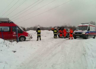 Strażacy uratowali życie mężczyzny, który wpadł do rzeki Skawy.