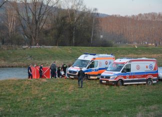 Zwłoki mężczyzny wyłowione z Czarnego Dunajca. ZDJĘCIA!