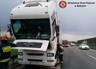 Pożar samochodu ciężarowego z naczepą na autostradowej obwodnicy Krakowa, 404km w kierunku Katowic