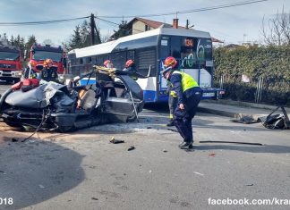Groźny wypadek trzech pojazdów w Krakowie na ul. Królowej Jadwigi. ZDJĘCIA!