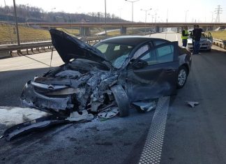 Wypadek dwóch samochodów osobowych na A4 przy węźle Wielickim. ZDJĘCIA!