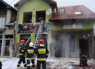 Groźny poranny pożar w Suchej Beskidzkiej FOTO