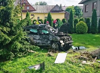 Autokar zderzył się z samochodem osobowym na DK49. ZDJĘCIA!
