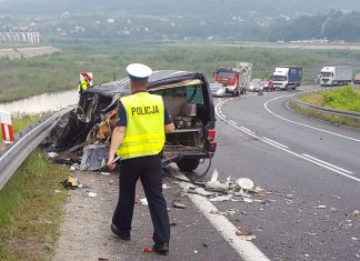 Karambol na DK28. Samochód spadł ze skarpy. ZDJĘCIA!