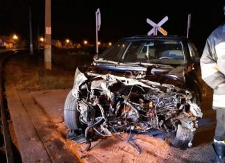 Samochód osobowy zderzył się z pociągiem. FOTO!