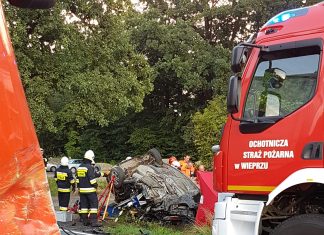 Śmiertelny wypadek na DW781. Nie żyje 22-latek. ZDJĘCIA!