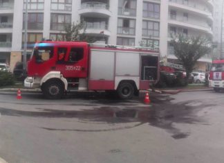 Kilka osób w tym dwie z drabiny mechanicznej, ewakuowano podczas pożaru w Krakowie. ZDJĘCIA