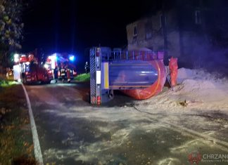 Przewrócona ciężarówka na DW780 FOTO