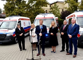 Województwo Małopolskie z nowymi ambulansami