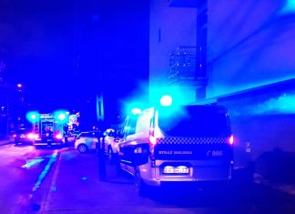 Strażnicy miejscy pośpieszyli z pomocą do płonącego budynku w Krakowie. ZDJĘCIA!