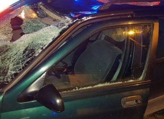 Niebezpieczne zdarzenie w powiecie nowosądeckim. Na samochód osobowy spadła tafla lodu – ZDJĘCIA!