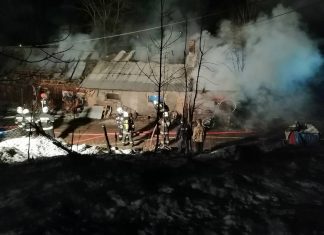 Pożar budynku stodoły i stajni w Zygodowicach FOTO
