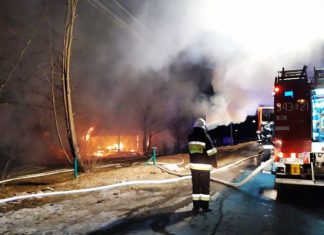 Nocny pożar zabudowań gospodarczych w powiecie nowosądeckim – ZDJĘCIA!