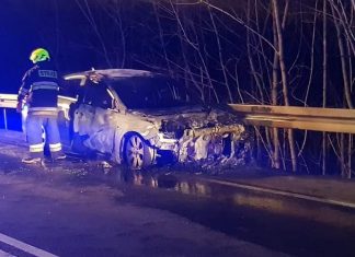 Bohaterskie zachowanie taksówkarza, który wyciągnął kobietę z płonącego pojazdu – ZDJĘCIA!