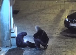 Taksówkarz okradł siedzącego na chodniku nietrzeźwego mężczyznę, wszystko nagrał miejski monitoring – FILM!