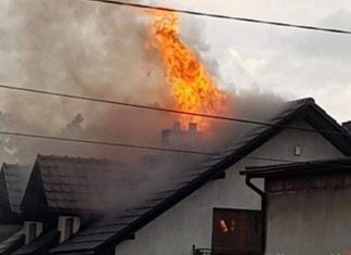Pożar budynku mieszkalnego w Libiążu. Ogień wydostawał się z poddasza budynku – ZDJĘCIA!
