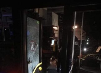 Policjanci zatrzymali 17-latka, który ostrzelał z wiatrówki autobus pełen pasażerów w podkrakowskiej gm. Liszki – ZDJĘCIA!