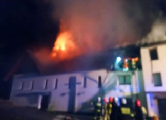 Pożar poddasza budynku plebanii w Czułowie – ZDJĘCIA!