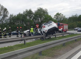 Po wypadku zablokowana zakopianka w Mogilanach ZDJĘCIA