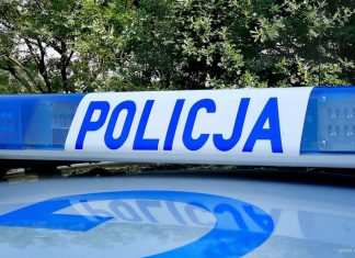 Policjant w drodze na służbę zatrzymał pijanego kierowcę na DK-7.