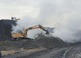 Pożar hałdy z odpadami na terenie ZG Janina w Libiążu