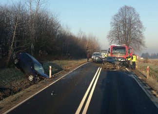 Wyprzedzanie na podwójnej ciągłej przyczyną porannego wypadku na DK-44 w Spytkowicach. FILM, ZDJĘCIA