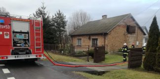 Pożar na poddaszu budynku mieszkalnego