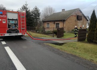 Pożar na poddaszu budynku mieszkalnego