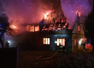 Pożar budynku mieszkalnego w Toporzysku k. Jordanowa. Trwa akcja gaśnicza – ZDJĘCIA!