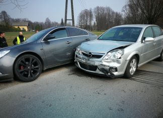 Po policyjnym pościgu udało się zatrzymać kierowcę w powiecie oświęcimskim, uszkodzony został radiowóz ZDJĘCIA, FILM