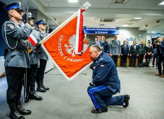 Uroczysta zbiórka z okazji przekazania obowiązków przez Komendanta Wojewódzkiego Policji w Krakowie nadinspektora dr. Krzysztofa Pobuty