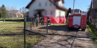 Mężczyzna spadł ze schodów. Po RKO udało się przywrócić funkcje. Na miejscu interweniuje śmigłowiec LPR