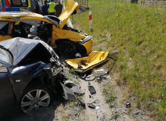 Zderzenie dwóch samochodów osobowych w Barcicach – ZDJĘCIA