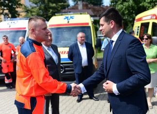 Kolejne nowe ambulansy dla małopolskich szpitali