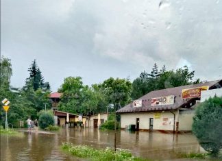 Silne opady deszczu w Małopolsce. Strażacy mają wiele pracy