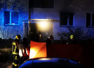 Pożar mieszkania w w powiecie oświęcimskim. Jedna osoba nie żyje. Wśród poszkodowanych Funkcjonariusz Policji – ZDJĘCIA, FILM!