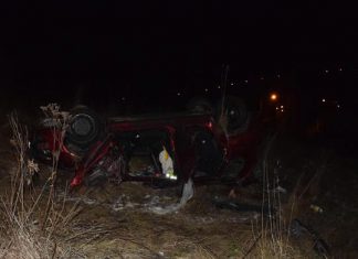 Jazdę skradzionym samochodem zakończył dachowaniem pojazdu