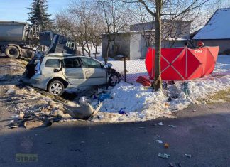 Tragedia w powiecie brzeskim. Samochód ciężarowy wjechał w dwie osoby. Jedna nie żyje – ZDJĘCIA!