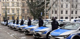 Krakowska Policja zyskała 21 nowych radiowozów o napędzie hybrydowym