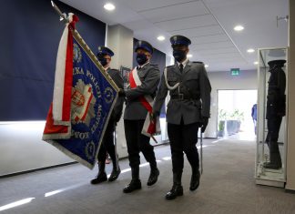 Uroczyste ślubowanie nowo przyjętych policjantów oraz odznaczenia dla zasłużonych funkcjonariuszy