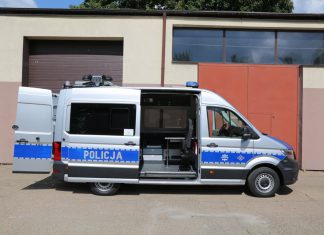 10 Ambulansów Pogotowia Ruchu Drogowego dla Małopolski. To nowoczesne pojazdy wykorzystywane w zakresie obsługi zdarzeń drogowych