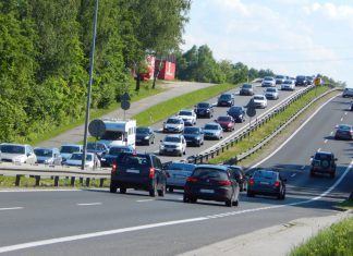 Podsumowanie działań małopolskiej Policji w zakresie poprawy bezpieczeństwa na drogach podczas letnich wakacji