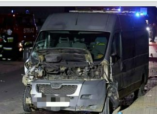 Dwaj chłopcy wjechali hulajnogą pod samochód. W ciężkim stanie trafili do szpitala w Krakowie. W akcji śmigłowiec LPR