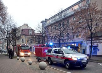 Przesyłka z nieznanym proszkiem w Chrzanowskim Sądzie. W akcji dwie grupy chemiczne – ZDJĘCIA!