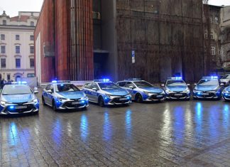 Uroczyste przekazanie 21 nowych radiowozów dla krakowskiej policji – FOTO!