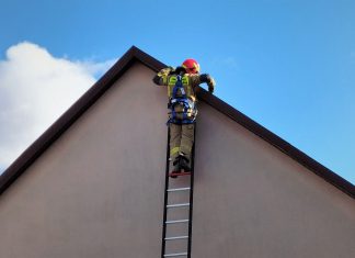 Ponad 500 interwencji strażaków z Małopolski w związku z usuwaniem skutków silnego wiatru