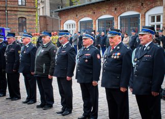 Nowe pojazdy ratownicze i świadczenia dla małopolskich strażaków – FOTO!
