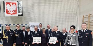 Wręczenie promes na zakup pojazdów ratowniczo-gaśniczych dla jednostek OSP z powiatów nowosądeckiego i gorlickiego