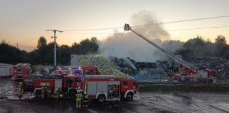 Pożar składowiska odpadów w Choczni w powiecie wadowickim